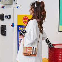 Muat gambar ke penampil Galeri, 【DPS1688】489-女式单肩包2020新款撞色条纹双针扣斜挎小方包时尚百搭手机包现货

