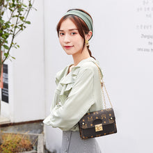 Muat gambar ke penampil Galeri, 【DPS1688】491-女式包包2020新款印花锁扣小方包时尚复古斜挎手机包赠品礼品小包
