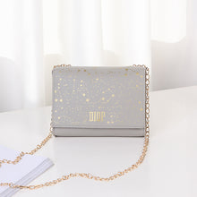 โหลดรูปภาพลงในเครื่องมือใช้ดูของ Gallery 【DPS1688】497-女包2020新款DIOP星星印花链条斜挎小方包时尚休闲手机包多多现货
