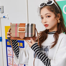 Muat gambar ke penampil Galeri, 【DPS1688】489-女式单肩包2020新款撞色条纹双针扣斜挎小方包时尚百搭手机包现货
