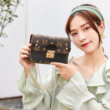 Muat gambar ke penampil Galeri, 【DPS1688】491-女式包包2020新款印花锁扣小方包时尚复古斜挎手机包赠品礼品小包
