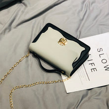 Muat gambar ke penampil Galeri, 【DPS1688】506-女式包包2020新款猫脸撞色锁扣链条手提斜挎小方包时尚休闲手机包
