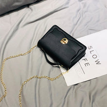 Muat gambar ke penampil Galeri, 【DPS1688】506-女式包包2020新款猫脸撞色锁扣链条手提斜挎小方包时尚休闲手机包
