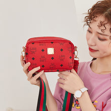 將圖片載入圖庫檢視器 【DPS1688】522-女包2020新款彩带英文印字斜挎小方包时尚休闲手机包赠品礼品小包
