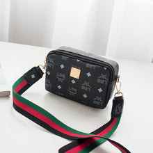 將圖片載入圖庫檢視器 【DPS1688】522-女包2020新款彩带英文印字斜挎小方包时尚休闲手机包赠品礼品小包
