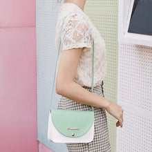Muat gambar ke penampil Galeri, 【DPS1688】538-女式小包包2020新款撞色商标斜挎小方包时尚韩版单肩手机包现货潮
