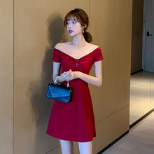 Muat gambar ke penampil Galeri, 【DPS1688】L1398RX-性感连衣裙女夏2020新款气质一字肩短裙气质短袖裙子轻熟风小个子
