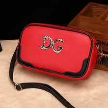 Muat gambar ke penampil Galeri, 【DPS1688】558-女包2020新款字母撞色斜挎小方包时尚休闲相机包多多现货潮小包包
