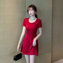 โหลดรูปภาพลงในเครื่องมือใช้ดูของ Gallery 【DPS1688】L1396RX-短袖黑色圆领连衣裙收腰显瘦气质女2020新款小个子裙子轻熟风夏季

