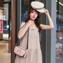 Muat gambar ke penampil Galeri, 【DPS1688】558-女包2020新款字母撞色斜挎小方包时尚休闲相机包多多现货潮小包包
