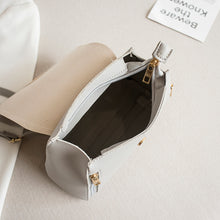 โหลดรูปภาพลงในเครื่องมือใช้ดูของ Gallery 【DPS1688】561-女包2020新款吊扣双拉链手提小背包时尚小清新手机包赠品礼品小包
