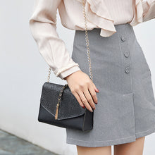 Muat gambar ke penampil Galeri, 【DPS1688】578-女式包包2020新款金属流苏链条小方包时尚休闲手机包现货直销小包
