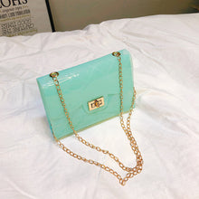 โหลดรูปภาพลงในเครื่องมือใช้ดูของ Gallery 【DPS1688】572-女包2020新款纯色透明果冻锁扣链条小方包时尚休闲迷你手机包小包
