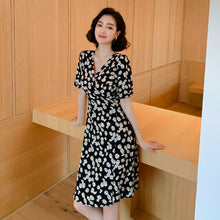 โหลดรูปภาพลงในเครื่องมือใช้ดูของ Gallery 【DPS1688】L1480RX-网红小雏菊连衣裙女夏2020新款时尚名媛气质碎花裙收腰显瘦短裙潮
