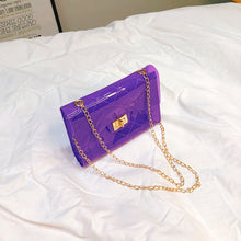 โหลดรูปภาพลงในเครื่องมือใช้ดูของ Gallery 【DPS1688】572-女包2020新款纯色透明果冻锁扣链条小方包时尚休闲迷你手机包小包
