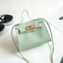 Muat gambar ke penampil Galeri, 【DPS1688】582-女包2020新款鳄鱼皮锁扣凯莉包小方包时尚韩休闲手机包小包包现货
