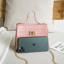Muat gambar ke penampil Galeri, 【DPS1688】583-女包2020新款鳄鱼纹锁扣链条手提小方包时尚韩休闲手机包小包包现
