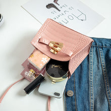 Muat gambar ke penampil Galeri, 【DPS1688】582-女包2020新款鳄鱼皮锁扣凯莉包小方包时尚韩休闲手机包小包包现货
