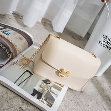 Muat gambar ke penampil Galeri, 【DPS1688】595-女包2020新款锁扣链条小方包时尚休闲单肩手机包赠品礼品小包包
