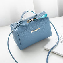 Muatkan imej ke dalam penonton Galeri, 【DPS1688】611-女包2020新款荔枝纹商标双拉链手提斜挎小方包时尚休闲手机包小包
