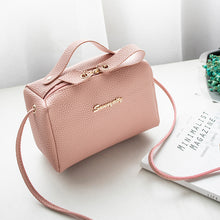 Muatkan imej ke dalam penonton Galeri, 【DPS1688】611-女包2020新款荔枝纹商标双拉链手提斜挎小方包时尚休闲手机包小包
