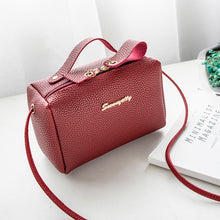 Muatkan imej ke dalam penonton Galeri, 【DPS1688】611-女包2020新款荔枝纹商标双拉链手提斜挎小方包时尚休闲手机包小包
