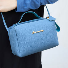 Muatkan imej ke dalam penonton Galeri, 【DPS1688】611-女包2020新款荔枝纹商标双拉链手提斜挎小方包时尚休闲手机包小包
